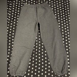 Gildan Gray cinched bottom leg& waist Sweatpants- size s